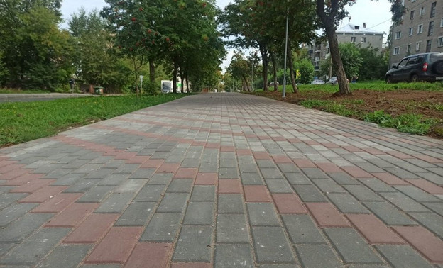 На улицах Мира и Монтажников завершается ремонт тротуаров