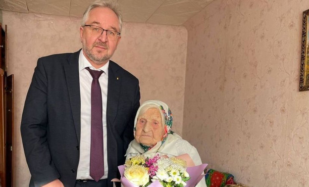 В Кирове с юбилеем поздравили ветерана