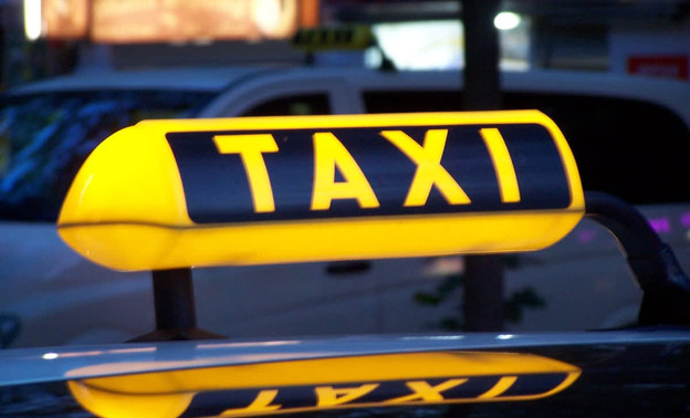 На улице Лепсе таксист ограбил пассажирку на восемь тысяч рублей