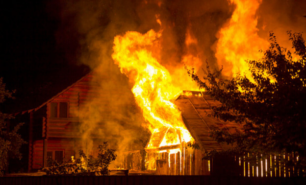 В Нагорском районе сгорели частный дом и хлев