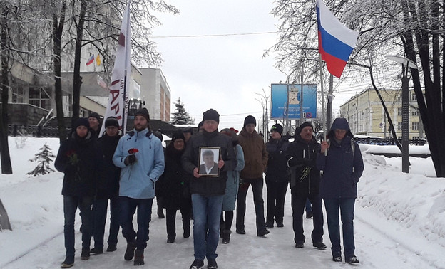 Организатора акции в память о Борисе Немцове вызвали в полицию