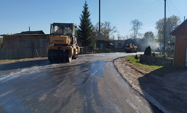 В посёлке Уни ремонтируют улицу Больничную