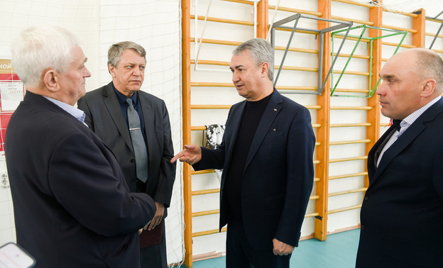 Рахим Азимов продолжит привлекать средства в развитие спортивных объектов Омутнинского района