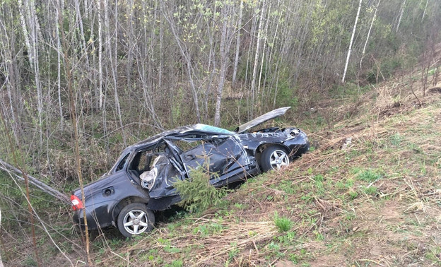 В Нагорском районе «Лада» улетела в кювет: погибли два пассажира