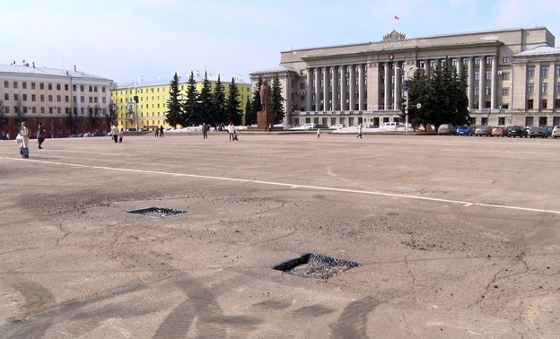 В Кирове ремонтируют Театральную площадь