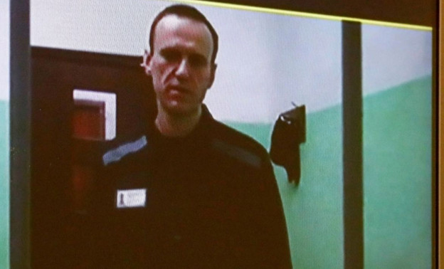 Baza: Алексея Навального* привезли в Москву для следственных действий по делу о вандализме