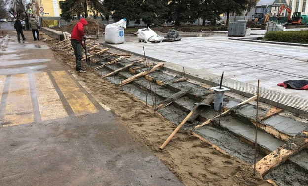 В Кирове завершают благоустройство Театральной площади и парка у цирка