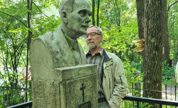 На Лобановском кладбище в Кирове отремонтируют памятник Ивану Чарушину