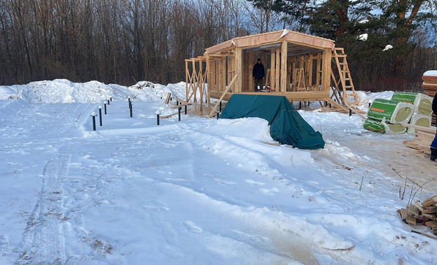 Кировчане жалуются на незаконное строительство дома в Заречном парке
