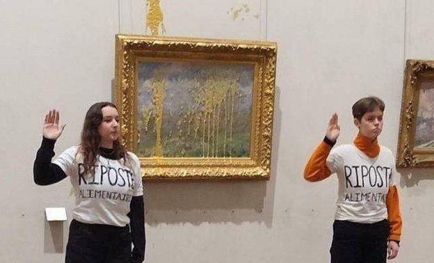 Во Франции экоактивисты облили супом картину Клода Моне