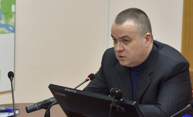 Глава администрации Кирова объяснил, почему в департаменте образования проходят обыски
