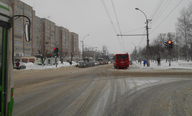 На Октябрьском проспекте автобус сбил пешехода