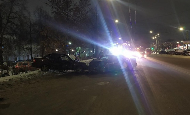 Четыре человека пострадали в ДТП у привокзальной площади Кирова. Среди них один несовершеннолетний