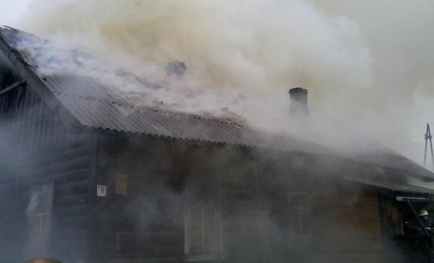 В Кировской области майор полиции спас из горящего дома целую семью