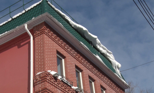 Кировские управляющие компании оштрафовали на 4 миллиона рублей за неочищенные крыши