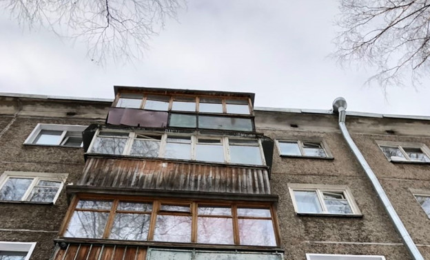 За падение снега с крыши на ребёнка ответит УК Октябрьского района