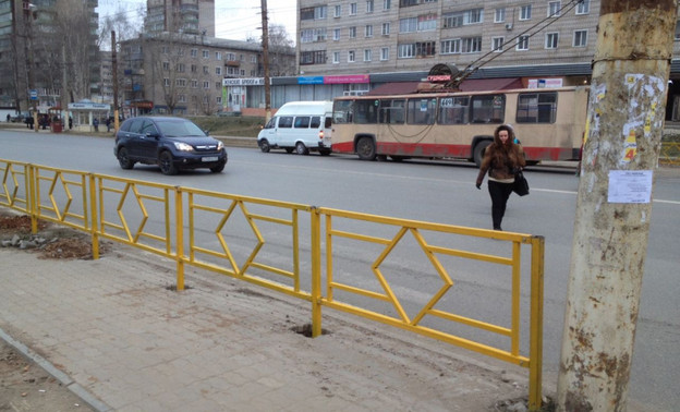 Кировские активисты просят мэрию переставить новый светофор на Московской