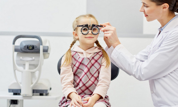 Как сохранить зрение ребёнка во время учёбы в школе?