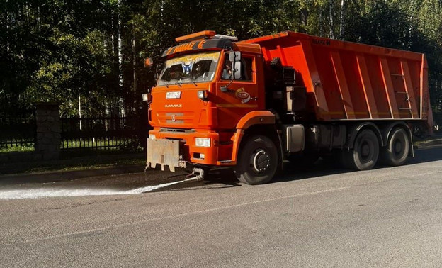 Дорожники вывезли 40 тонн смёта с улиц Кирова