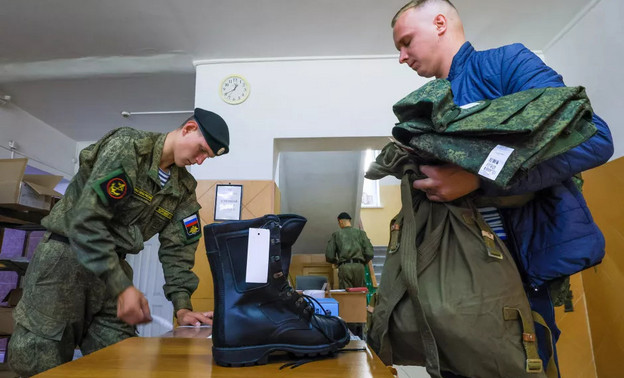 Эксперты отметили незаконность требования обязывать мобилизованных к покупке экипировки за свой счёт