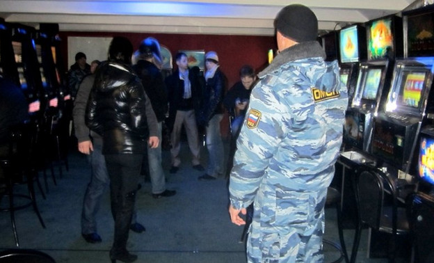 Кировчанин отделался штрафом за организацию подпольного игрового клуба в Усинске