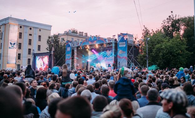 Концерт в День города перенесли на Октябрьский проспект ради качества выступления звёзд