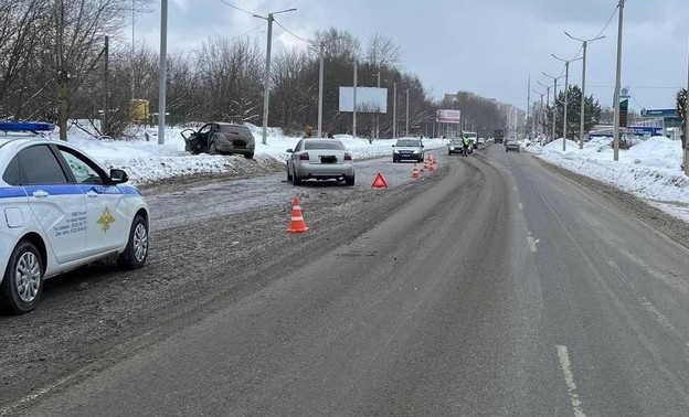 На улице Солнечной три человека пострадали в аварии