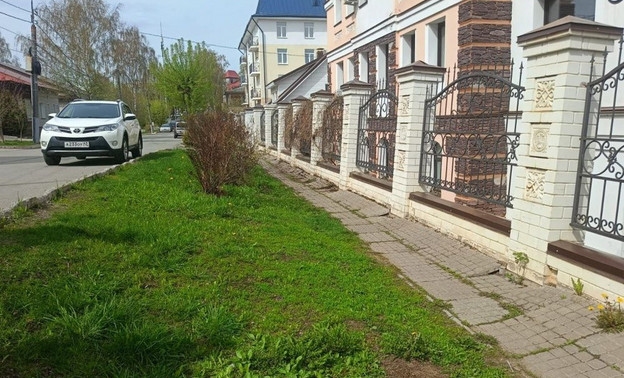 На улице Молодой Гвардии появится тротуар