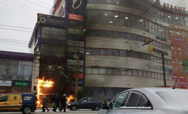 На улице Воровского горел торговый центр «Атлант»