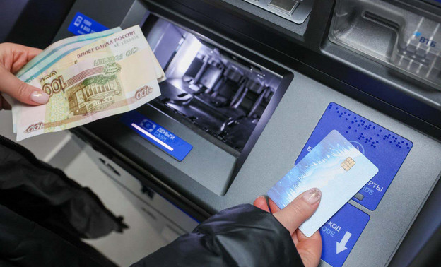 Россияне заработают рекордные 9,5 трлн рублей на вкладах в 2025 году