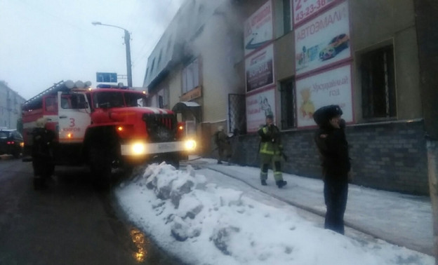 В Кирове загорелся офисный центр у старого моста