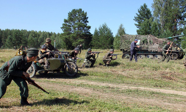 Фестиваль в Кировской области прошёл со взрывами и стрельбой (ФОТО)