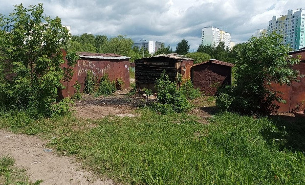 В Кирове избавятся от девяти незаконных построек
