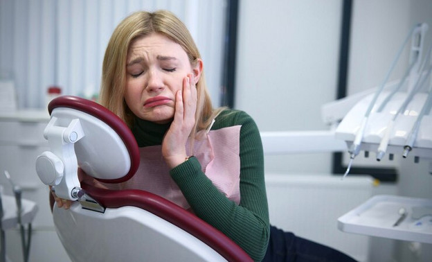 Почему болят зубы и что с этим делать?