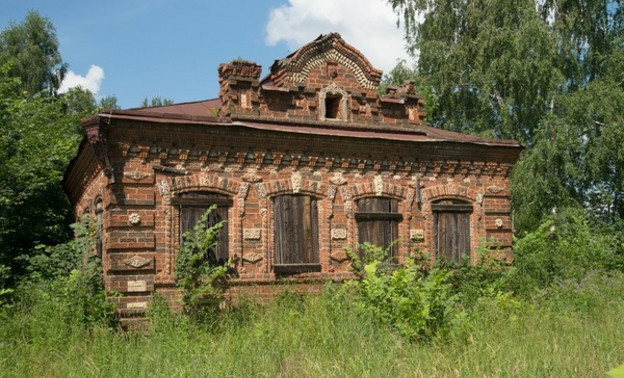Кировчанин купил «историческое здание» в Яранском районе, чтобы его отреставрировать