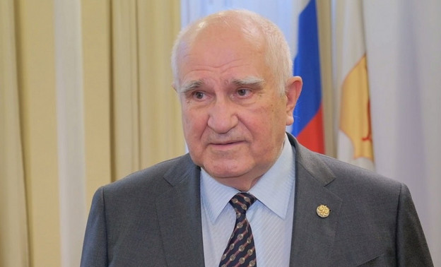 Скончался председатель Законодательного собрания Кировской области Владимир Бакин