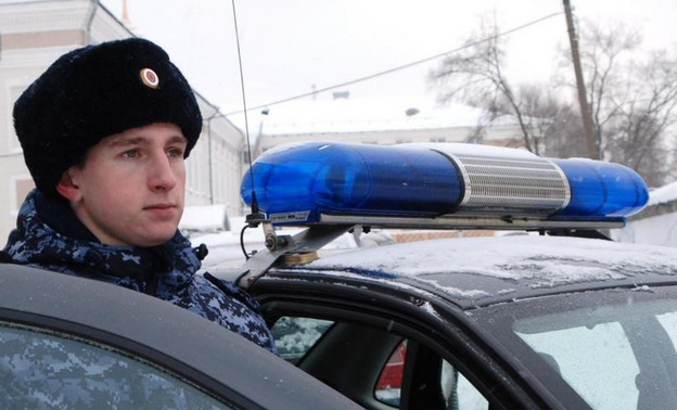 Росгвардейцы задержали подозреваемого в краже микрофона
