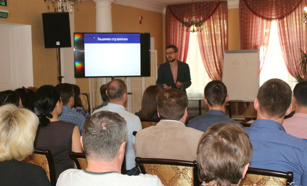 Тренер бизнес-школы «СКОЛКОВО» провел в Кирове мастер-класс для предпринимателей