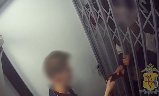 Сдал, выпил, выкрал. Житель Чепецкого района обманом забрал телефон