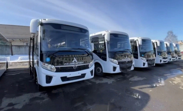 В Кировской области новые автобусы пополнили автопарк трёх районов