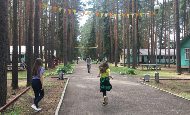Активисты обнаружили, что в детских лагерях Кирова детей кормили холодной едой и поили по расписанию