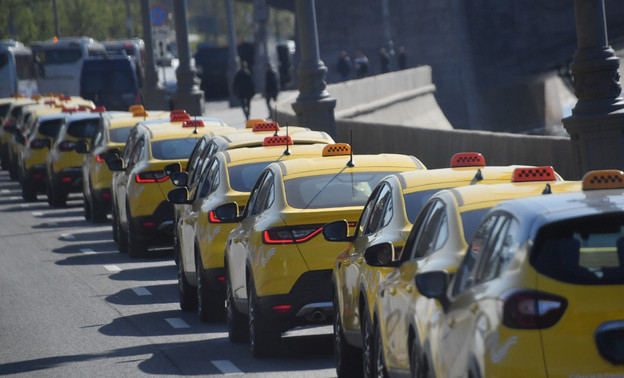 В России введут обязательное страхование пассажиров легковых такси