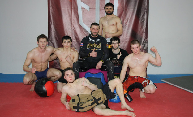 Двое бойцов сборной Кировской области по ММА получили новые спортивные разряды