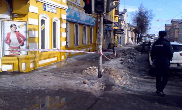Игорь Васильев пообещал наказать тех, кто виновен в гибели женщины от схода снега