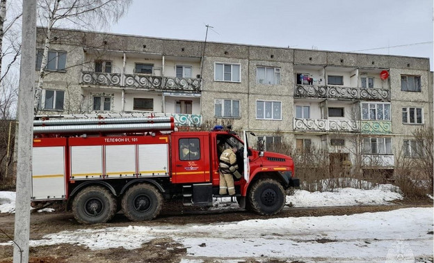 В Сунском районе пожарные съехались к дому из-за подгоревшей курицы