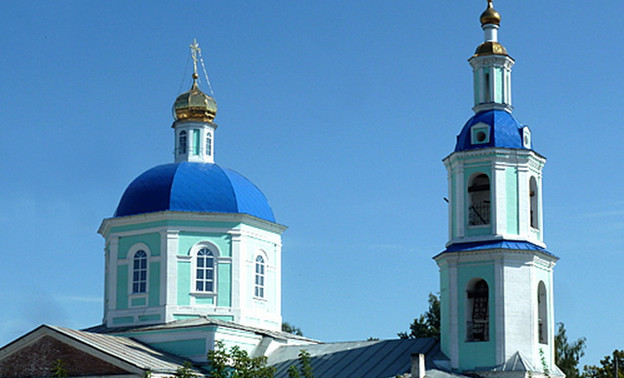 В Успенском соборе освятили новый иконостас