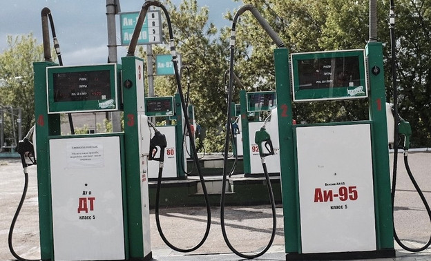 Цены на бензин в Кировской области преодолели отметку в 50 рублей за литр