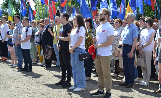 В Кирове прошел митинг в поддержку российской армии