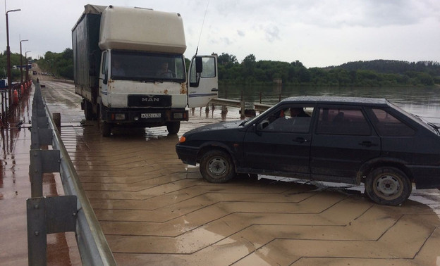 Жители 36 деревень в Кировской области оказались отрезаны от мира платным мостом