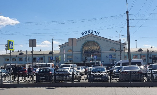 На кировском ж/д вокзале теперь можно приобрести билеты на пригородные и междугородние автобусы